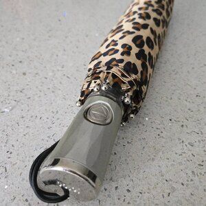 TOTES Animal Print Umbrella NWOT